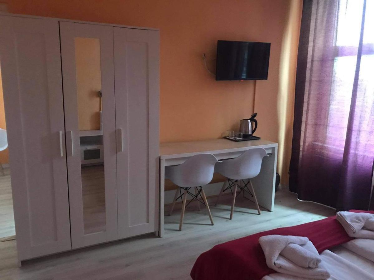 Y Panzio Bed & Breakfast Balatonlelle Exterior photo