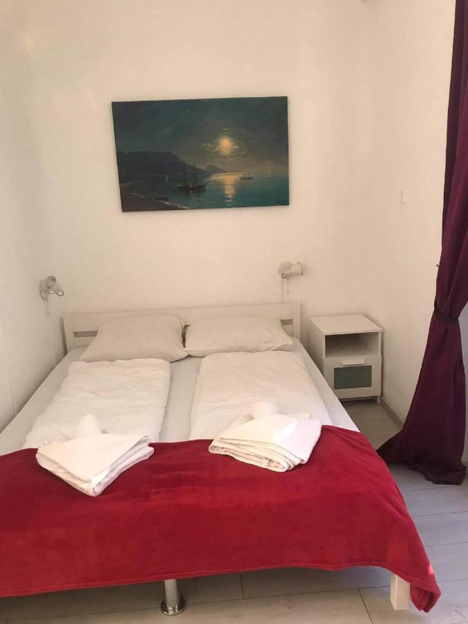 Y Panzio Bed & Breakfast Balatonlelle Exterior photo