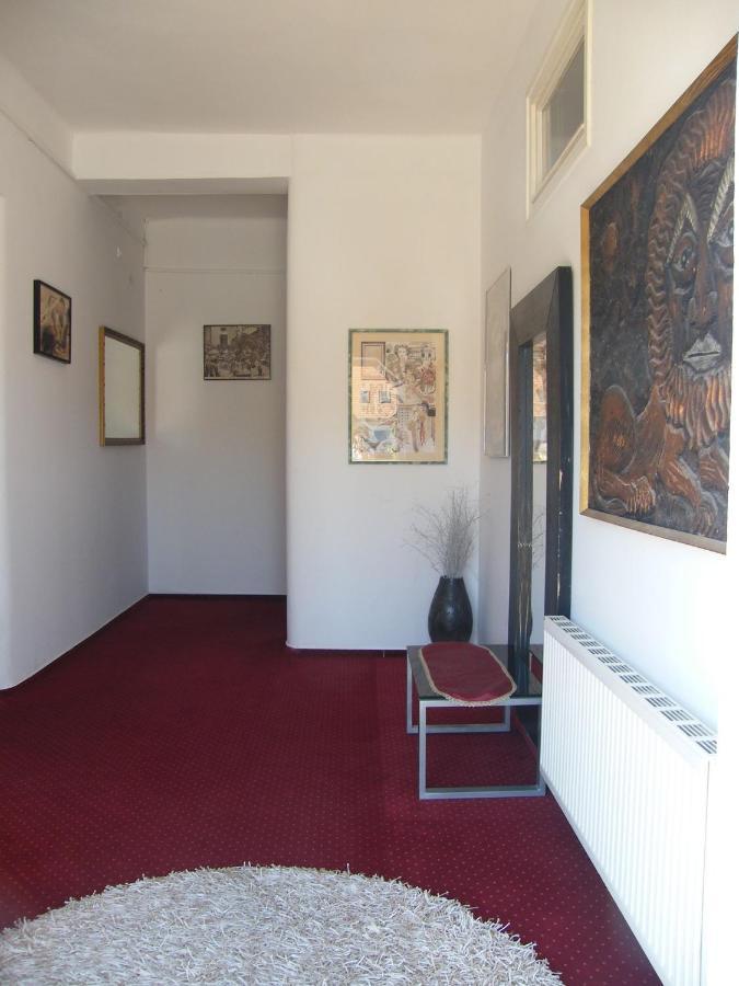Y Panzio Bed & Breakfast Balatonlelle Exterior photo